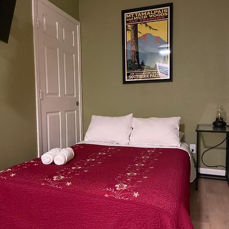 Private Room In Los Angeles With Ac, Strong Wifi, Smart Tv, Work Desk Near Sofi Stadium Esterno foto
