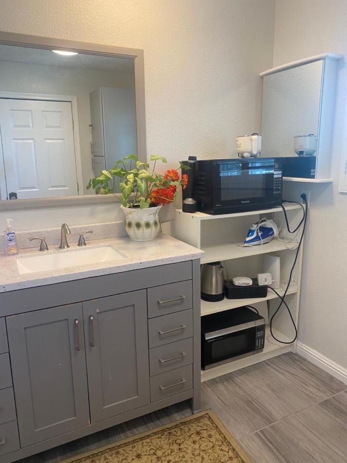 Private Room In Los Angeles With Ac, Strong Wifi, Smart Tv, Work Desk Near Sofi Stadium Esterno foto