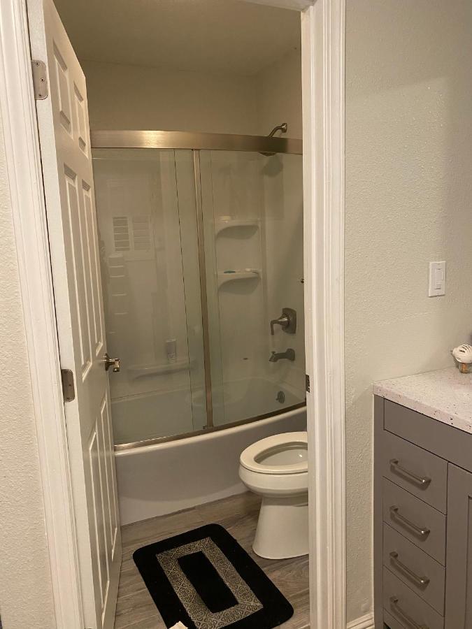 Private Room In Los Angeles With Ac, Strong Wifi, Smart Tv, Work Desk Near Sofi Stadium Esterno foto