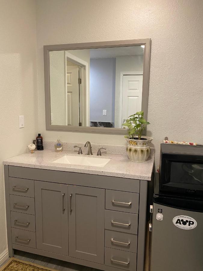 Private Room In Los Angeles With Ac, Strong Wifi, Smart Tv, Work Desk Near Sofi Stadium Esterno foto