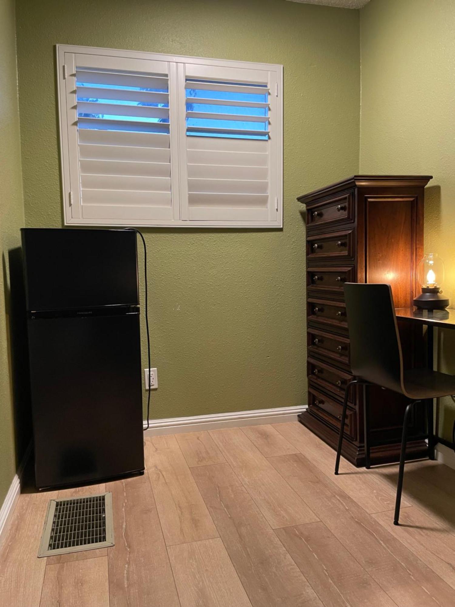 Private Room In Los Angeles With Ac, Strong Wifi, Smart Tv, Work Desk Near Sofi Stadium Esterno foto